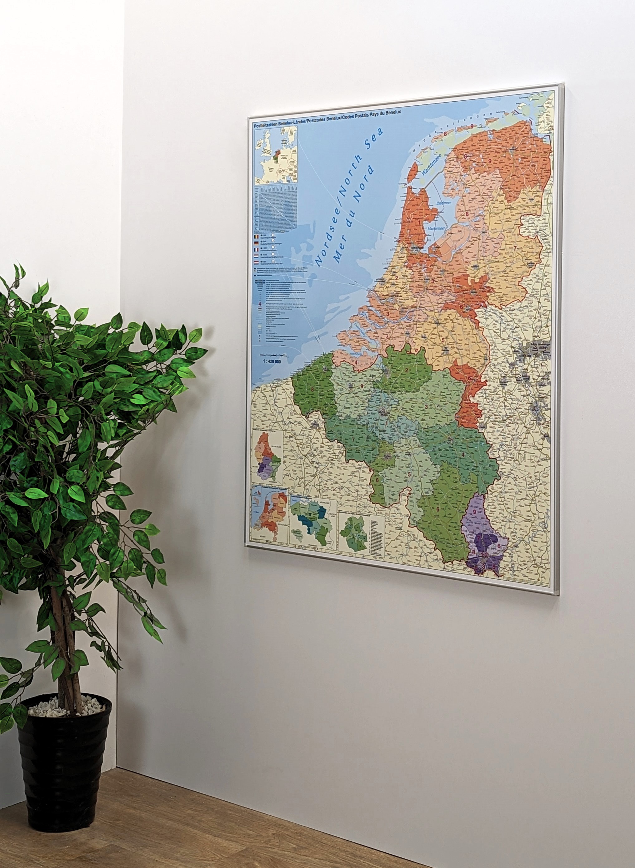 Mapa Beneluksu administracyjna z kodami pocztowymi 1:420tys. Stiefel